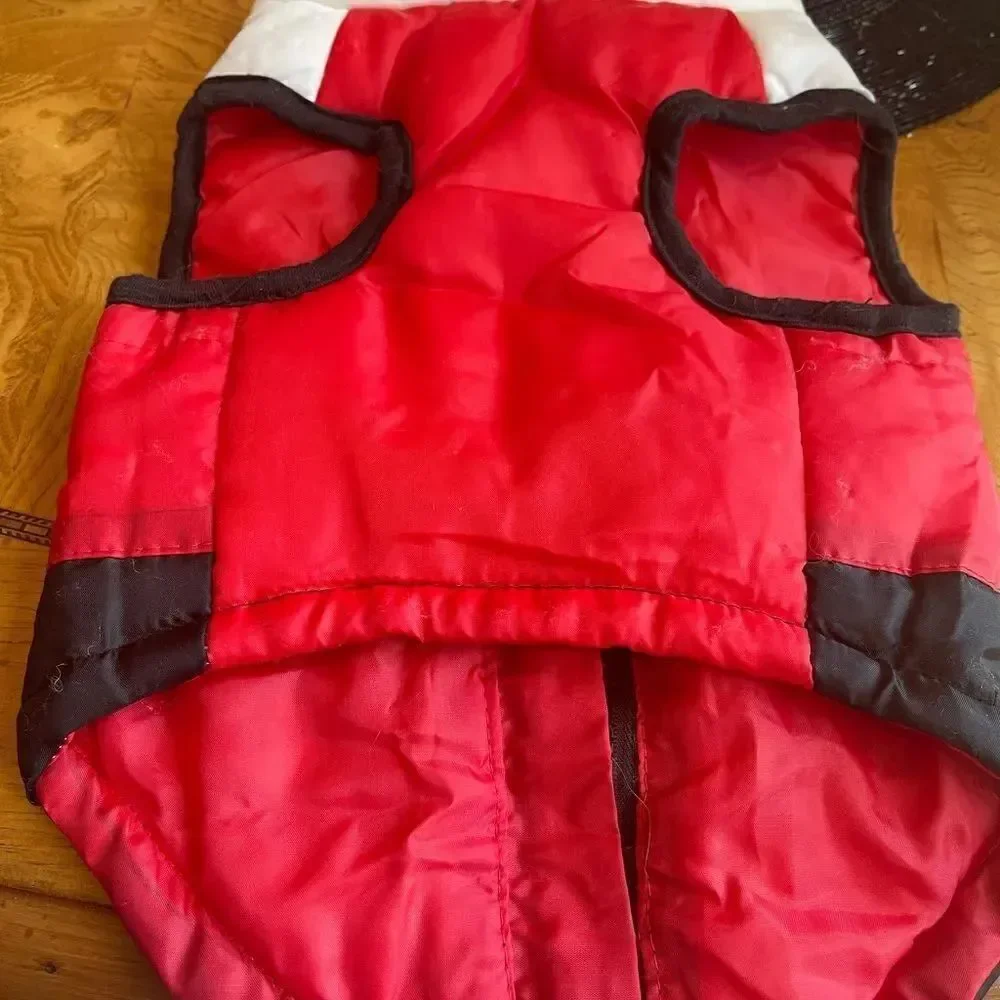 DOGGIE PUFFER Best w Leash clip and zip!